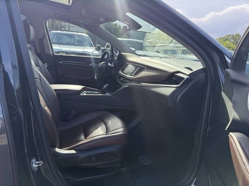 Used 2018 Buick Enclave Avenir w/ Avenir Technology Package AWD/4WD image 10