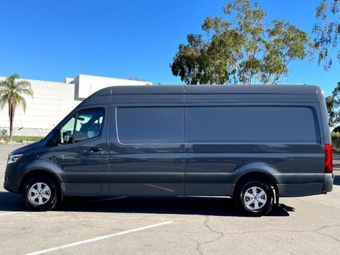 Used 2025 Mercedes-Benz Sprinter 2500 image 23
