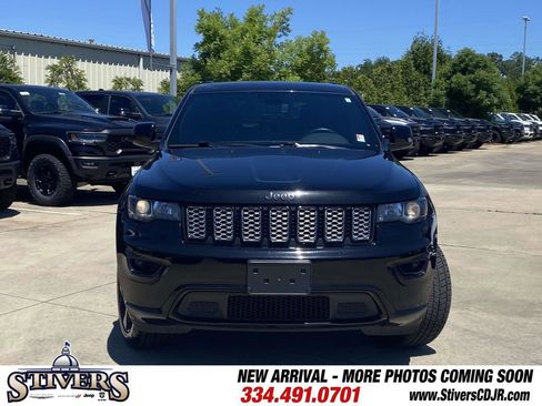 Used 2020 Jeep Grand Cherokee Altitude AWD/4WD image 37