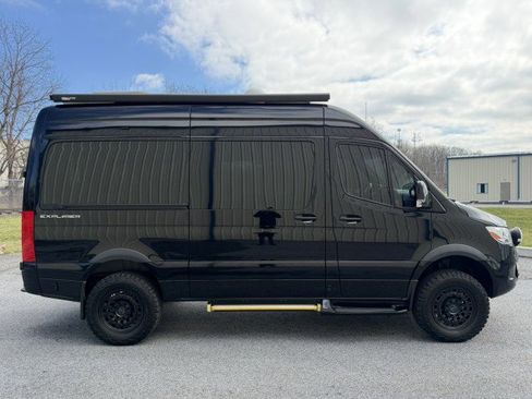 Used 2022 Mercedes-Benz Sprinter 2500 image 9