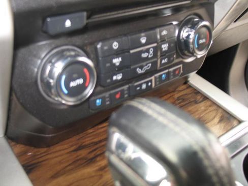 Used 2018 Ford F150 Lariat AWD/4WD image 35
