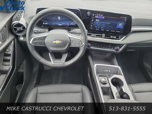Used 2026 Chevrolet Equinox LT w/ Convenience Package II FWD image 13