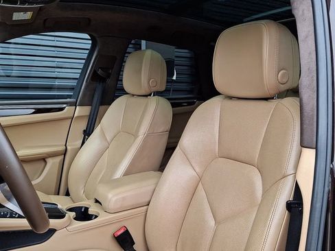 Certified 2017 Porsche Macan Turbo AWD/4WD image 5