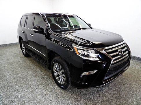 Used 2016 Lexus GX 460 Luxury w/ Preferred Accessory Package AWD/4WD image 3