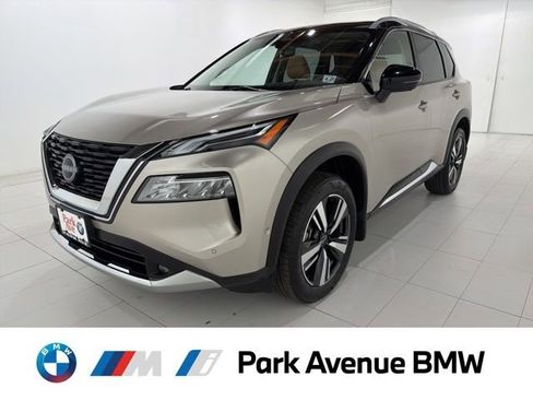 Used 2022 Nissan Rogue Platinum w/ Head-Up Display Package AWD/4WD image 1