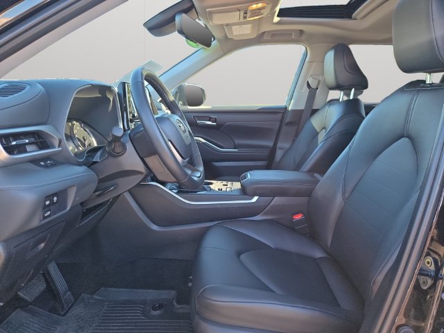 Certified 2026 Toyota Highlander XLE AWD/4WD image 10
