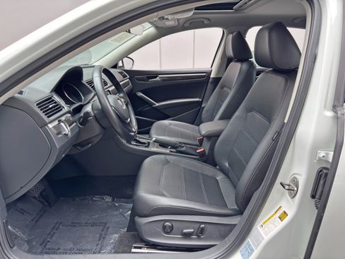 Used 2016 Volkswagen Passat 1.8T SE FWD image 16