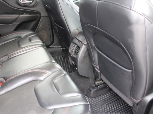 Certified 2021 Jeep Cherokee Trailhawk w/ Comfort/Convenience Group image 48