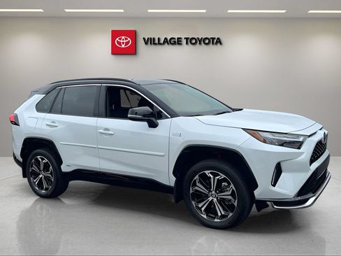Certified 2024 Toyota RAV4 XSE w/ Weather Package AWD/4WD image 7