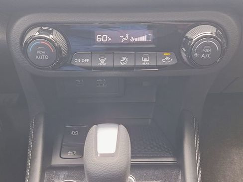 Certified 2024 Nissan Kicks SR image 18