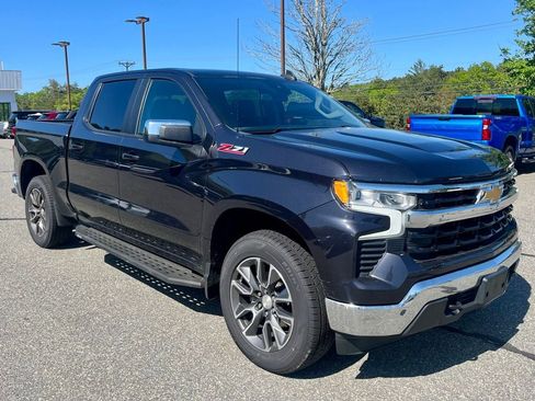 Used 2022 Chevrolet Silverado 1500 LT AWD/4WD image 7