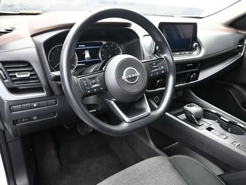 Used 2023 Nissan Rogue SV FWD image 24