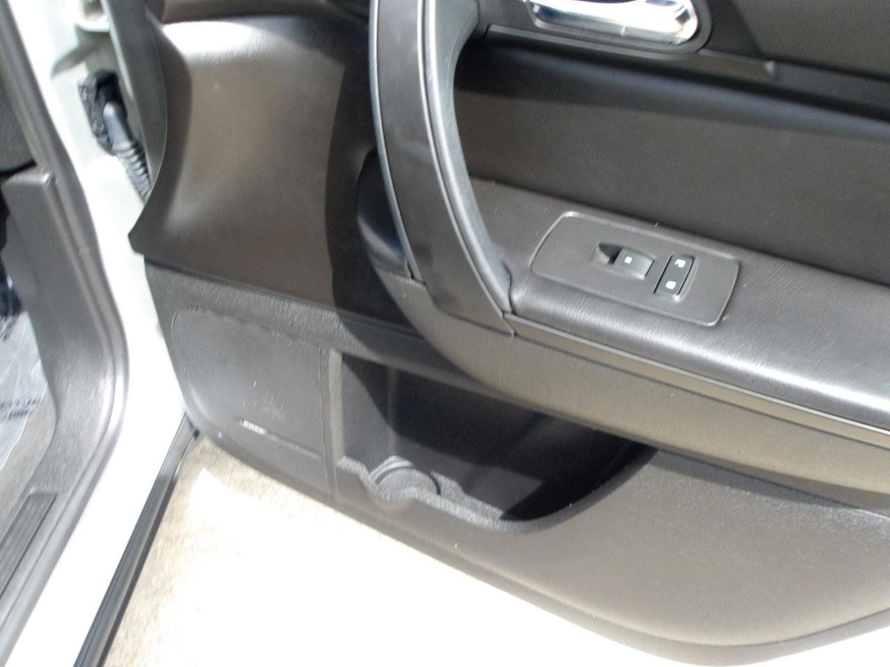 Used 2017 Chevrolet Traverse LT FWD image 9