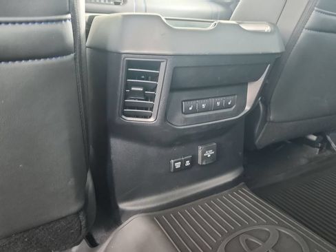 Used 2025 Toyota Tundra Platinum AWD/4WD image 21