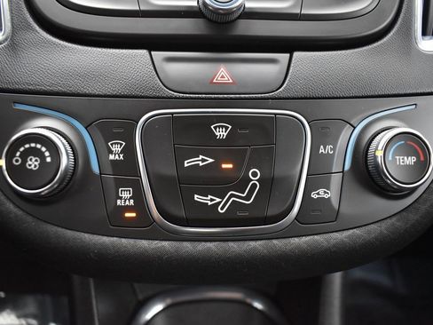 Used 2017 Chevrolet Malibu LT image 20