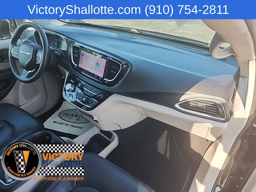 Certified 2022 Chrysler Pacifica Touring-L FWD image 36