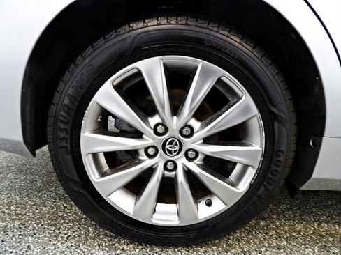 Used 2015 Toyota Camry XLE w/ Moonroof Package FWD image 21