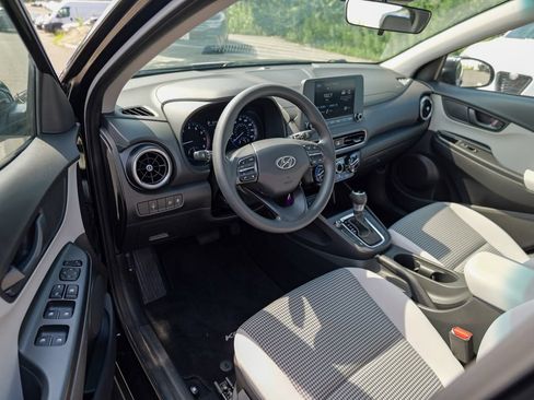Used 2023 Hyundai Kona SE FWD image 16