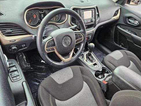 Used 2017 Jeep Cherokee Altitude image 10