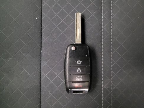 Used 2016 Kia Sorento FWD w/ LX Convenience Package image 32
