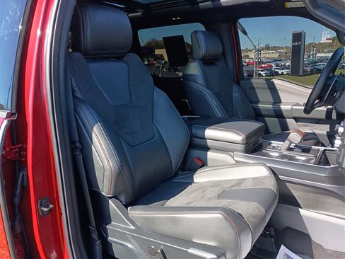 Used 2025 Ford F150 Raptor image 31