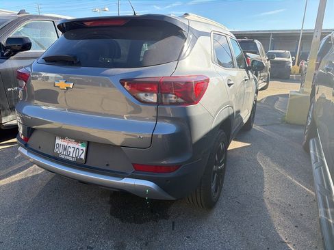 Used 2021 Chevrolet TrailBlazer LT w/ Sun and Liftgate Package image 5
