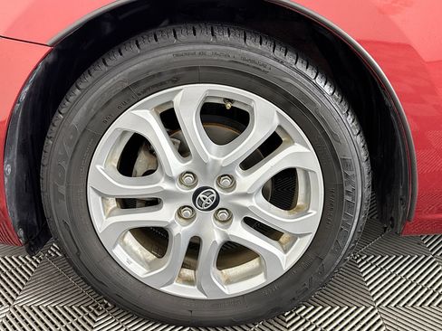 Used 2017 Toyota Yaris iA image 61