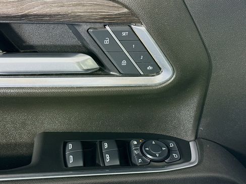 Used 2025 Chevrolet Silverado 2500 LTZ w/ LTZ Premium Package image 23