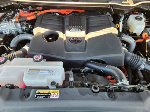 Used 2025 Toyota Tundra Limited image 31