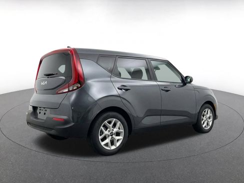 Used 2025 Kia Soul LX w/ LX Technology Package FWD image 8