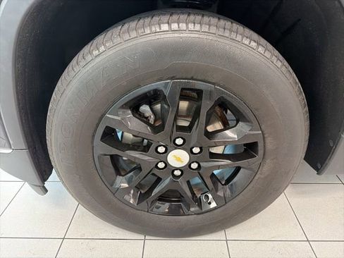 Used 2020 Chevrolet Traverse LT FWD image 12