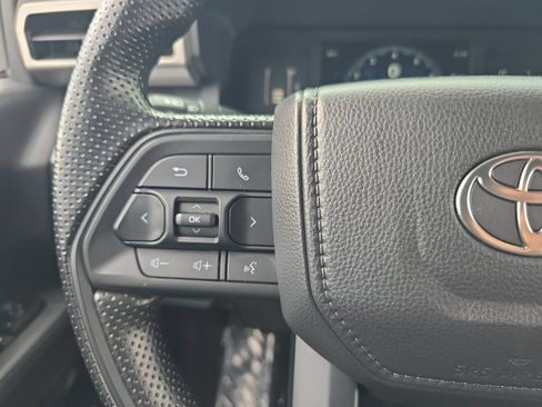 Certified 2025 Toyota Tacoma SR5 AWD/4WD image 21