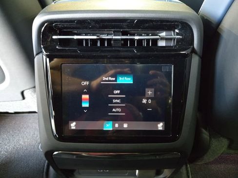 New 2026 Cadillac Escalade IQ Luxury 2 image 15