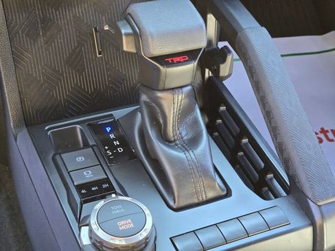 Used 2025 Toyota Tacoma TRD Sport image 25