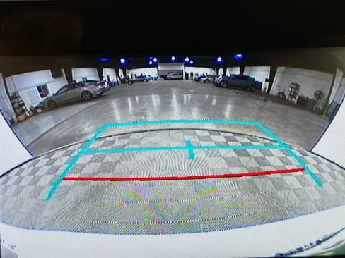 Used 2019 Toyota Sienna L image 18