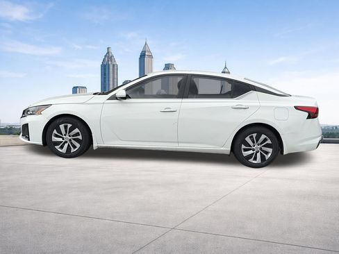 Used 2023 Nissan Altima 2.5 S FWD image 18