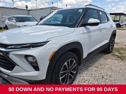 Used 2025 Chevrolet TrailBlazer LT AWD/4WD image 1