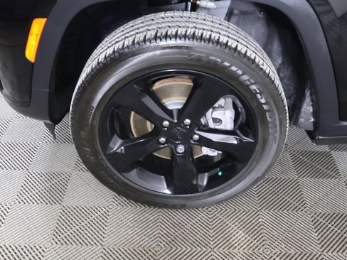 Used 2024 Jeep Grand Cherokee L Altitude image 21