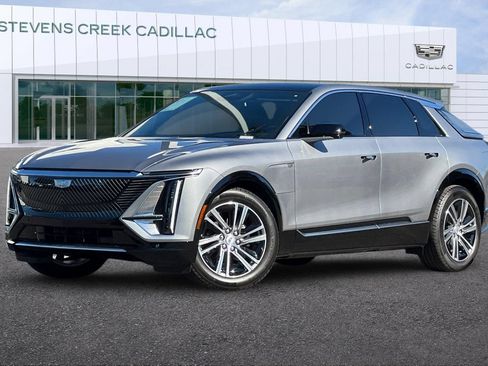 Used 2026 Cadillac Lyriq Luxury w/ LPO, Floor Liner Package RWD image 7