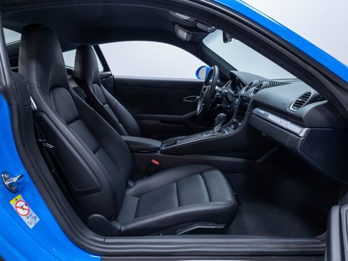 Used 2025 Porsche 718 Cayman RWD image 26