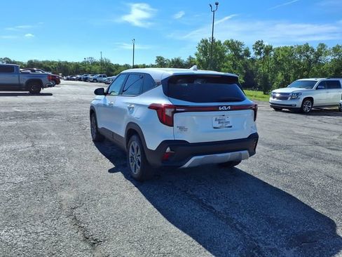 Used 2024 Kia Seltos LX AWD/4WD image 35