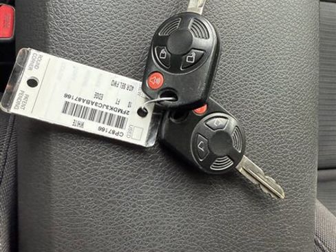 Used 2010 Ford Edge SEL image 26