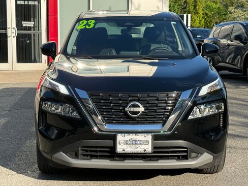 Used 2023 Nissan Rogue SV AWD/4WD image 2