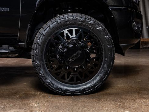 Used 2024 RAM 3500 Laramie w/ Night Edition image 12