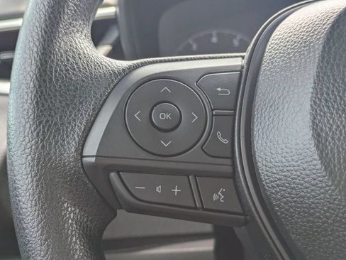 Used 2025 Toyota Corolla LE FWD image 24