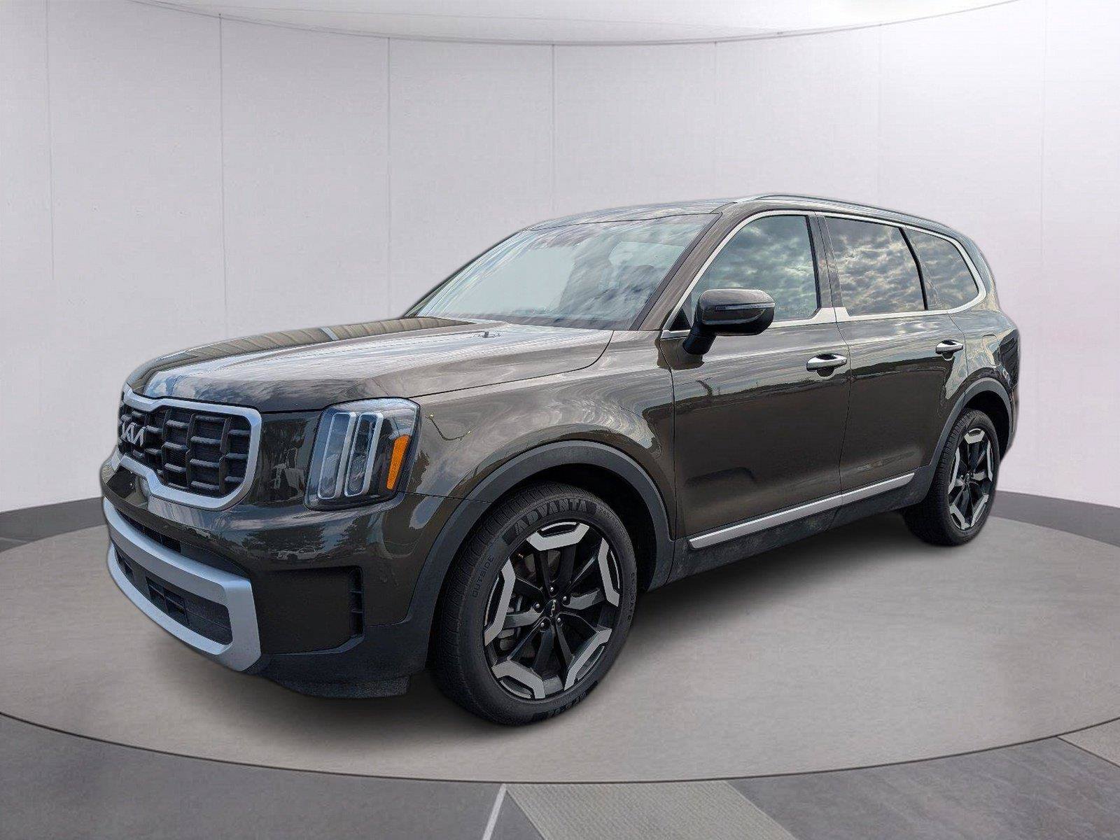 Used 2025 Kia Telluride S AWD/4WD image 1