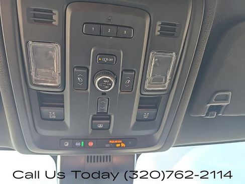 Used 2024 Chevrolet Suburban High Country AWD/4WD image 23
