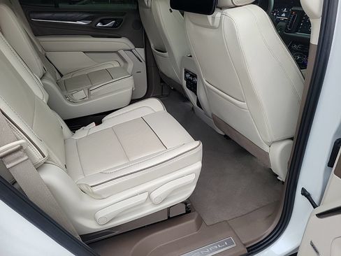 Used 2024 GMC Yukon Denali w/ Advanced Technology Package RWD image 14