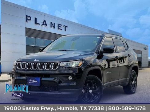 Used 2024 Jeep Compass Latitude AWD/4WD image 1