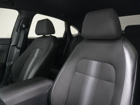 Used 2025 Honda Civic Sport image 11